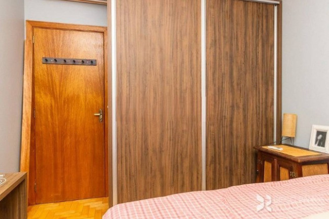 Imagem Imóvel com 3 Quartos à Venda, em Petrópolis - Porto Alegre Imagem Imóvel com 3 Quartos à Venda, em Petrópolis - Porto Alegre