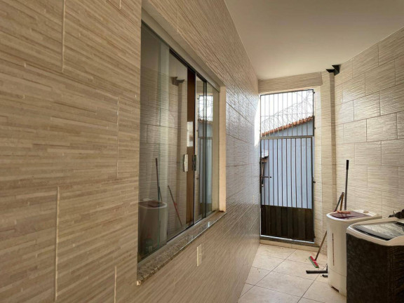 Imagem Casa com 3 Quartos à Venda, 250 m² em Santa Monica - Itaúna