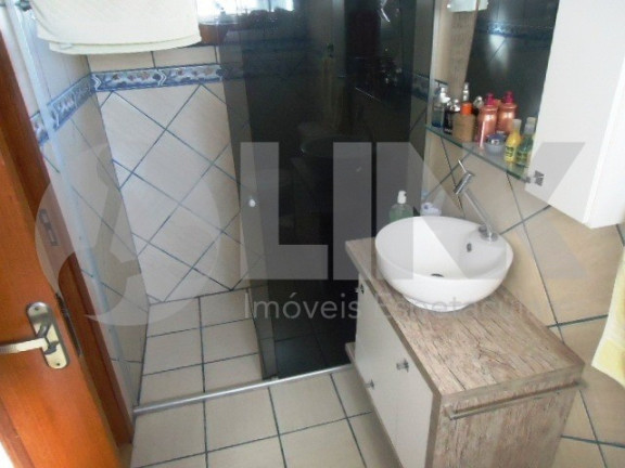 Imagem Casa com 3 Quartos à Venda, 200 m² em Jardim Itu - Porto Alegre Imagem Casa com 3 Quartos à Venda, 200 m² em Jardim Itu - Porto Alegre