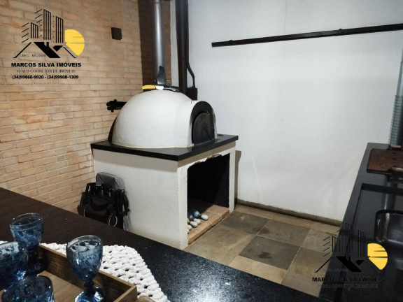 Imagem Casa com 3 Quartos à Venda, 250 m² em Jardim Europa - Uberlândia