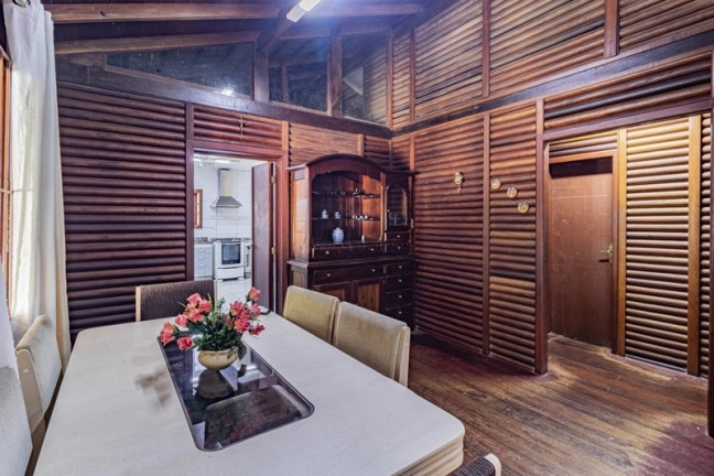 Imagem Casa com 3 Quartos à Venda, 244 m² em Cristal - Porto Alegre