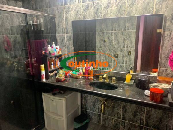Imagem Casa com 4 Quartos à Venda, 400 m² em Grajaú - Rio De Janeiro Imagem Casa com 4 Quartos à Venda, 400 m² em Grajaú - Rio De Janeiro