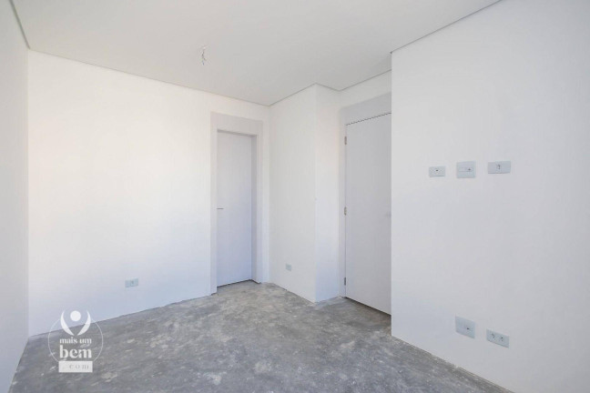 Imagem Apartamento com 2 Quartos à Venda, 72 m² em Centro - Curitiba