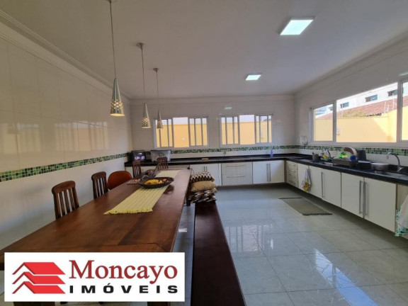 Foto do imóvel Sobrado com 4 Quartos à Venda, 480 m² em Jardim Primavera - Caraguatatuba