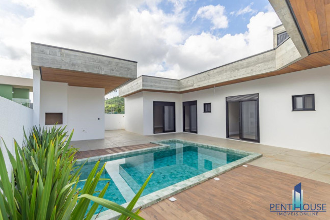 Imagem Casa com 3 Quartos à Venda, 452 m² em Santa Regina - Camboriú