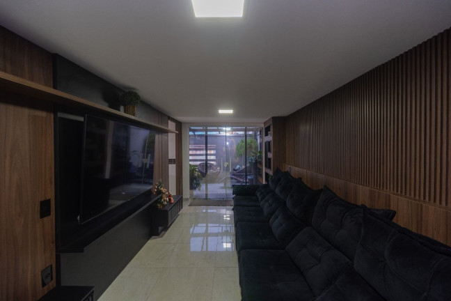 Imagem Casa com 5 Quartos à Venda, 265 m² em Uberaba - Curitiba