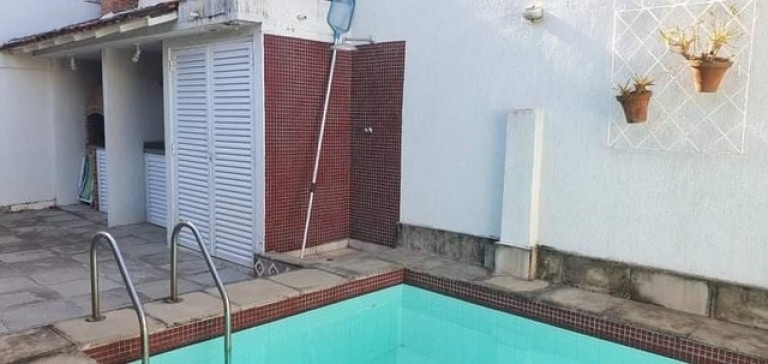 Imagem Casa com 3 Quartos à Venda, 360 m² em Pe Pequeno - Niterói Imagem Casa com 3 Quartos à Venda, 360 m² em Pe Pequeno - Niterói