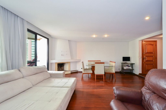 Imagem Apartamento com 3 Quartos à Venda, 130 m² em Moema - São Paulo