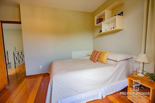 Imagem Casa com 5 Quartos à Venda, 430 m² em Golfe - Teresópolis