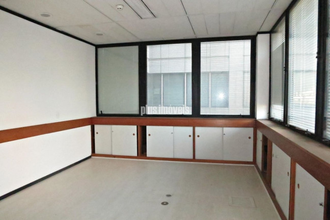 Imagem Imóvel Comercial para Alugar, 526 m² em Chácara Santo Antônio - Zona Sul - São Paulo