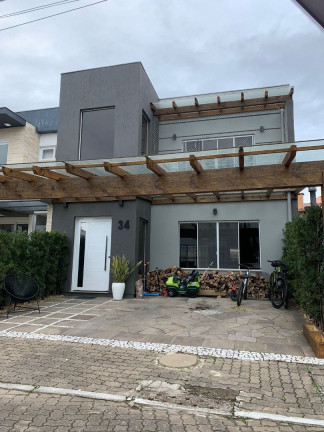 Casa com 3 Quartos à Venda,  em Hípica - Porto Alegre