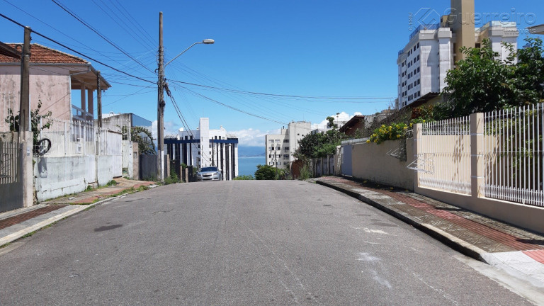 Casa com 8 Quartos à Venda, 190 m² em Agronômica - Florianópolis