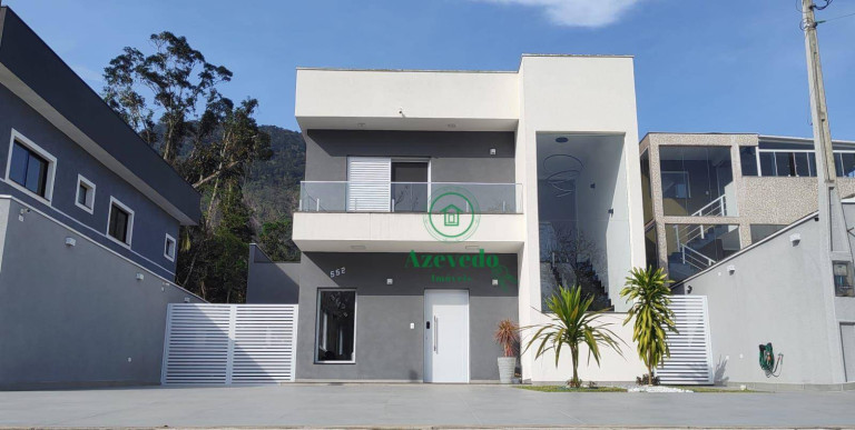 Sobrado com 3 Quartos à Venda, 230 m² em Mar Verde Ii - Caraguatatuba