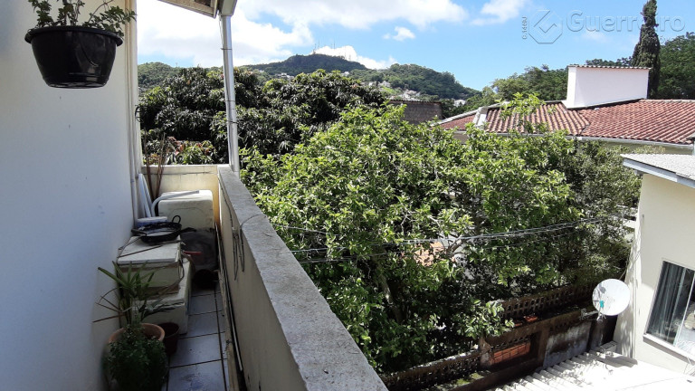 Imagem Casa com 8 Quartos à Venda, 190 m² em Agronômica - Florianópolis Imagem Casa com 8 Quartos à Venda, 190 m² em Agronômica - Florianópolis