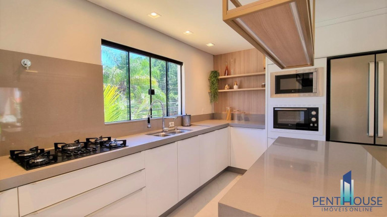 Imagem Casa com 4 Quartos à Venda, 380 m² em Ariribá - Balneário Camboriú Imagem Casa com 4 Quartos à Venda, 380 m² em Ariribá - Balneário Camboriú