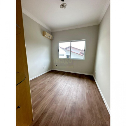 Imagem Casa com 3 Quartos à Venda, em Ariribá - Balneário Camboriú Imagem Casa com 3 Quartos à Venda, em Ariribá - Balneário Camboriú