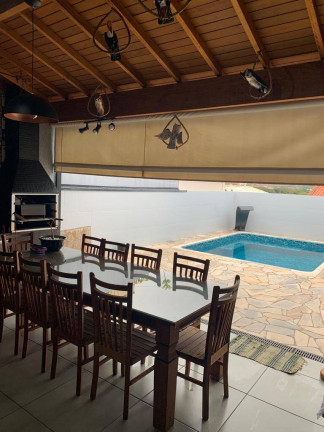 Imagem Casa com 3 Quartos à Venda, 250 m² em Centro - Boituva