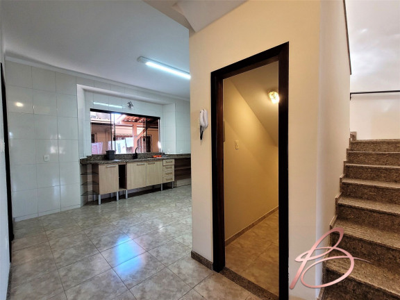 Imagem Sobrado com 3 Quartos à Venda, 231 m² em Centro - Balneário Camboriú