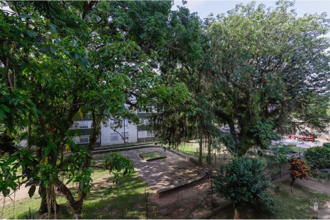 Imagem Imóvel com 2 Quartos à Venda, 46 m² em Cavalhada - Porto Alegre