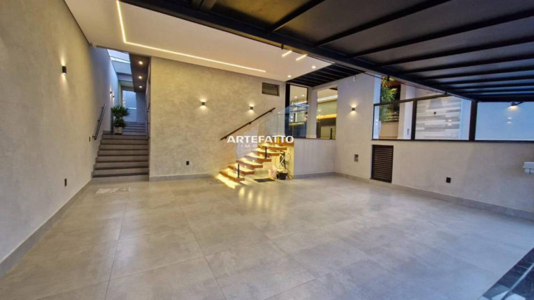 Casa com 3 Quartos à Venda, 238 m²