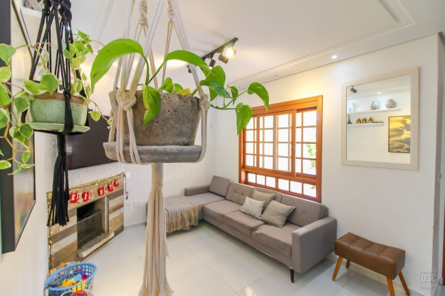 Imagem Casa com 3 Quartos à Venda, 210 m² em Hípica - Porto Alegre Imagem Casa com 3 Quartos à Venda, 210 m² em Hípica - Porto Alegre