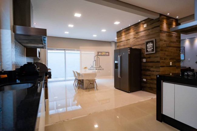 Imagem Casa de Condomínio com 3 Quartos à Venda, 280 m²