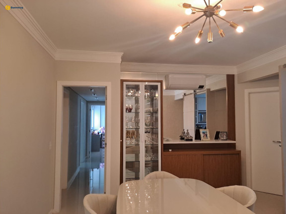 Apartamento com 4 Quartos à Venda, 217 m² em Itacorubi - Florianópolis