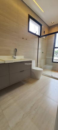 Imagem Imóvel com 4 Quartos à Venda, 250 m² Imagem Imóvel com 4 Quartos à Venda, 250 m²