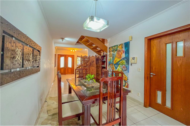 Imagem Casa com 3 Quartos à Venda, em Jardim Itu - Porto Alegre Imagem Casa com 3 Quartos à Venda, em Jardim Itu - Porto Alegre