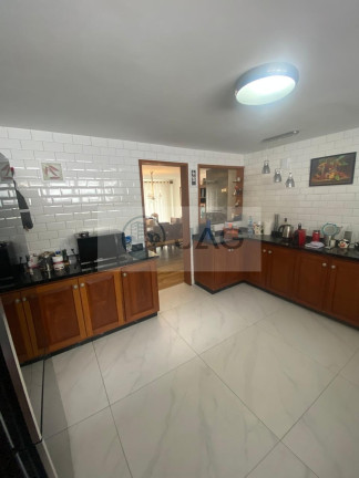 Imagem Casa com 3 Quartos à Venda, 208 m² em Jardim Botânico - Curitiba Imagem Casa com 3 Quartos à Venda, 208 m² em Jardim Botânico - Curitiba