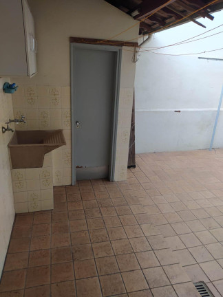 Casa com 3 Quartos à Venda, 131 m²