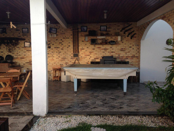Imagem Casa com 3 Quartos à Venda, 250 m² em Parque Jóquei Club - Campos Dos Goytacazes