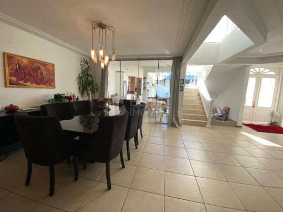 Imagem Casa com 4 Quartos à Venda, 303 m² em Centro - Balneário Camboriú Imagem Casa com 4 Quartos à Venda, 303 m² em Centro - Balneário Camboriú