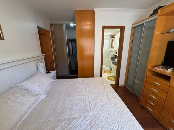 Imagem Imóvel com 4 Quartos à Venda,  em Petrópolis - Porto Alegre