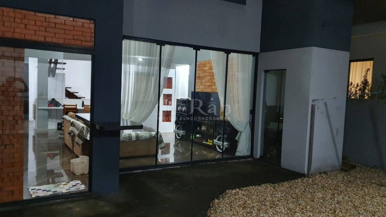 Imagem Sobrado com 3 Quartos à Venda, 220 m² em Santa Regina - Camboriú
