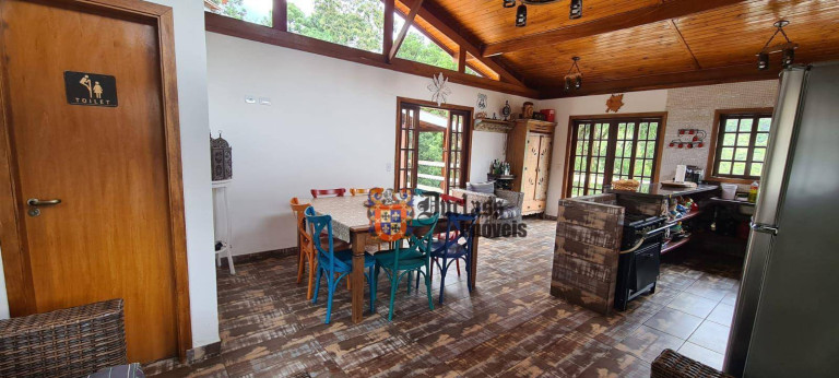 Imagem Chácara com 4 Quartos à Venda, 230 m² em Clube De Campo Vale Do Sol - Campos Do Jordão Imagem Chácara com 4 Quartos à Venda, 230 m² em Clube De Campo Vale Do Sol - Campos Do Jordão