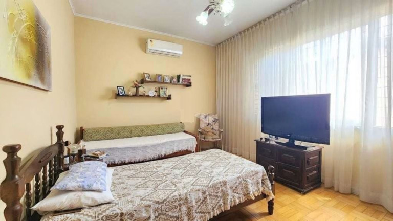 Imagem Casa com 3 Quartos à Venda, 155 m² em Vila Ipiranga - Porto Alegre Imagem Casa com 3 Quartos à Venda, 155 m² em Vila Ipiranga - Porto Alegre