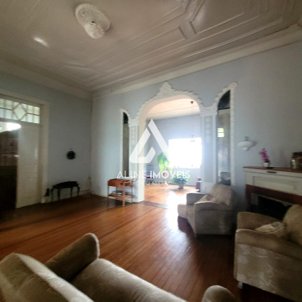 Imagem Casa com 4 Quartos à Venda, 264 m² em Centro - Cruz Alta Imagem Casa com 4 Quartos à Venda, 264 m² em Centro - Cruz Alta