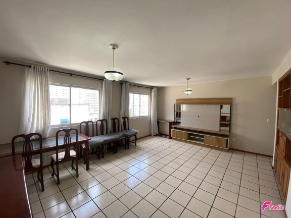 Apartamento com 4 Quartos à Venda, 122 m² em Centro - Florianópolis