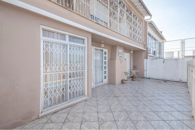 Imagem Casa com 3 Quartos à Venda, 300 m² em Jardim Sabará - Porto Alegre