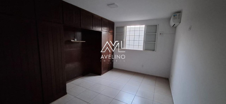 Imagem Imóvel com 1 Quarto para Alugar, 10 m² em Jardim São Lourenço - Campo Grande Imagem Imóvel com 1 Quarto para Alugar, 10 m² em Jardim São Lourenço - Campo Grande