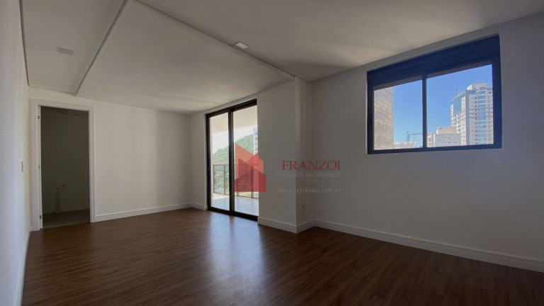 Imagem Cobertura com 3 Quartos à Venda, 211 m² em Fazenda - Itajaí Imagem Cobertura com 3 Quartos à Venda, 211 m² em Fazenda - Itajaí