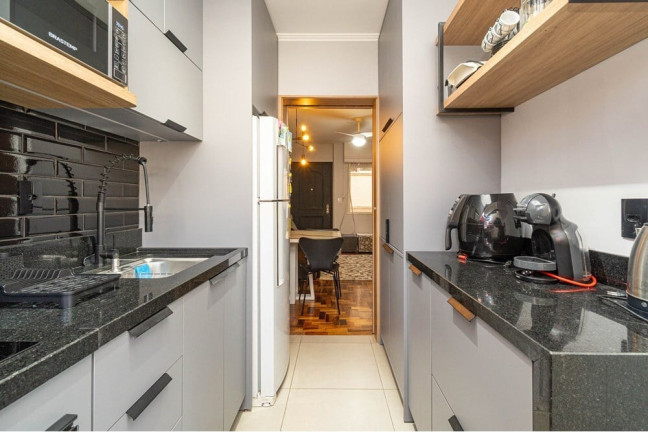 Imagem Apartamento com 2 Quartos à Venda, 58 m² em Vila Ipiranga - Porto Alegre