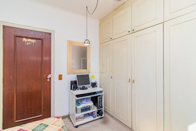 Imagem Imóvel com 3 Quartos à Venda,  em Moinhos De Vento - Porto Alegre
