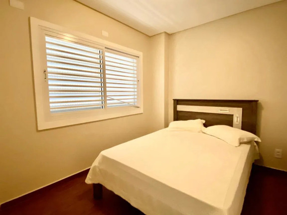 Imagem Casa com 7 Quartos à Venda, 425 m² em Meia Praia - Navegantes