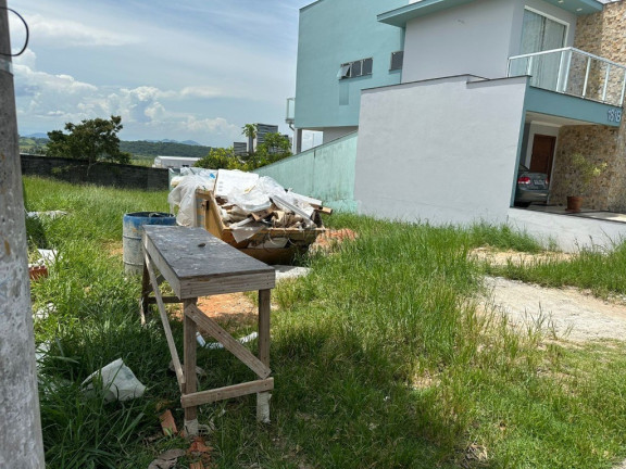 Terreno à Venda, 320 m² em Imboassica - Macaé