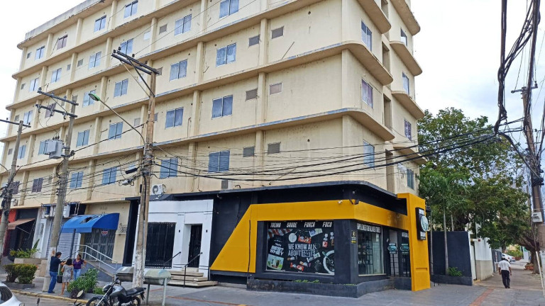 Imóvel Comercial para Alugar, 1.900 m² em Quilombo - Cuiabá