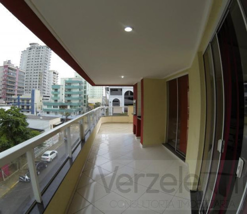 Imagem Apartamento com 3 Quartos para Temporada, 180 m² em Meia Praia - Itapema Imagem Apartamento com 3 Quartos para Temporada, 180 m² em Meia Praia - Itapema