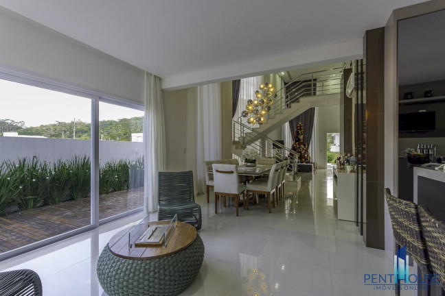 Imagem Casa com 4 Quartos à Venda, 437 m² em Santa Regina - Camboriú Imagem Casa com 4 Quartos à Venda, 437 m² em Santa Regina - Camboriú