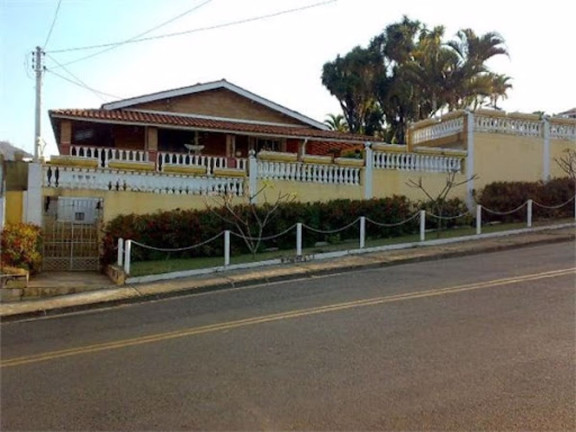 Casa com 4 Quartos à Venda, 780 m² em Vila Petrópolis - Atibaia
